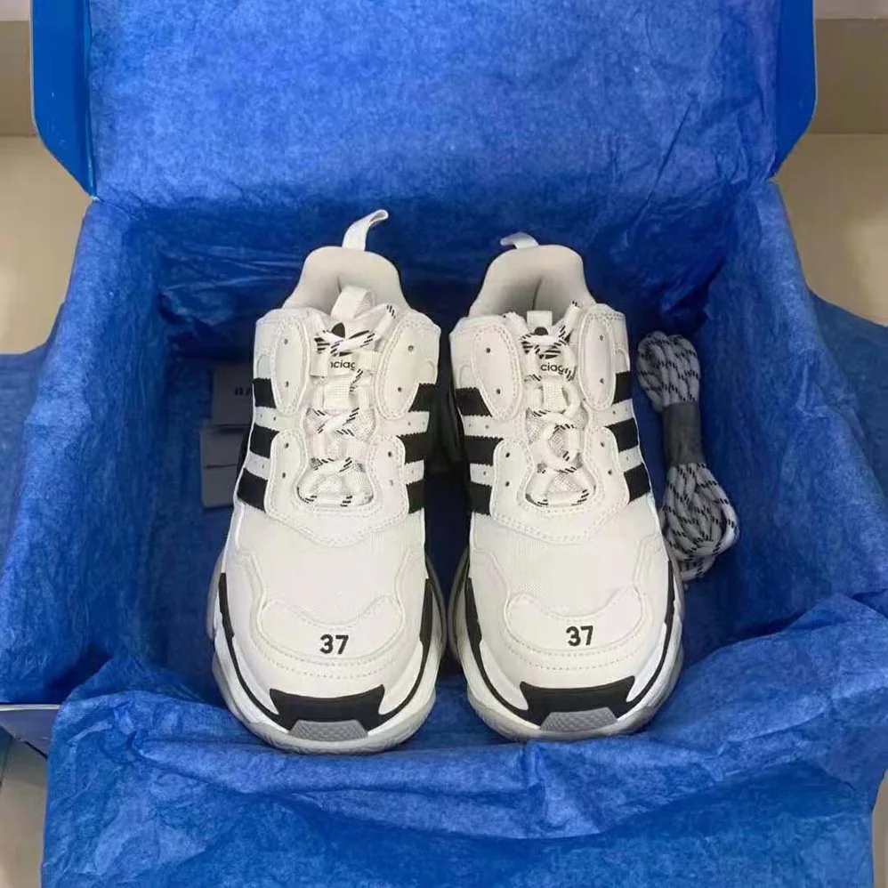 Balenciaga Balenciaga / Adidas Triple S Sneaker in White for Unisex