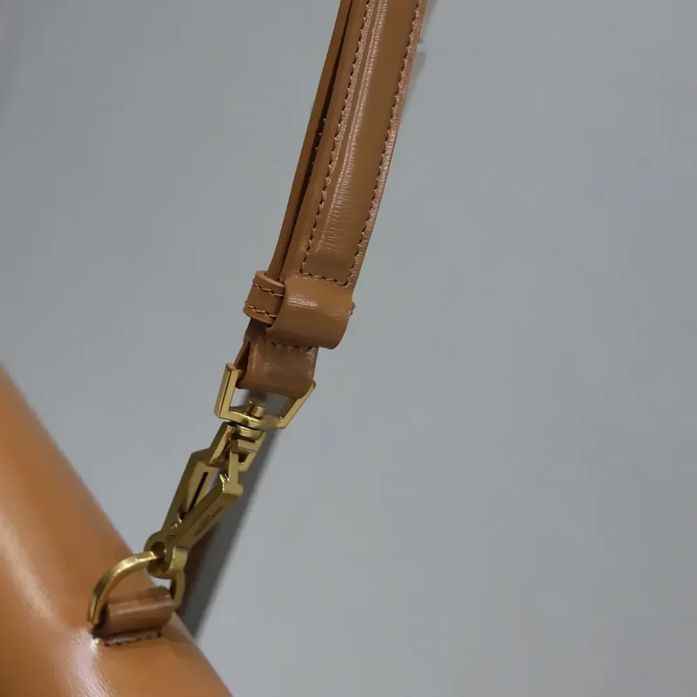 Saint Laurent YSL Manhattan Top-handle in Box Saint Laurent for Women in Brown Saint Laurent YSL Manhattan Top-handle in Box Saint Laurent for Women in Brown