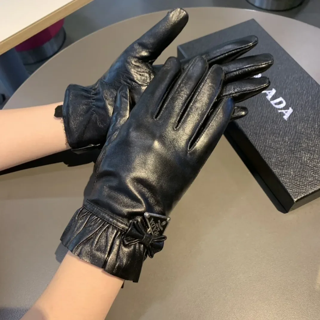 Prada Nappa Gloves In Black Prada Nappa Gloves In Black