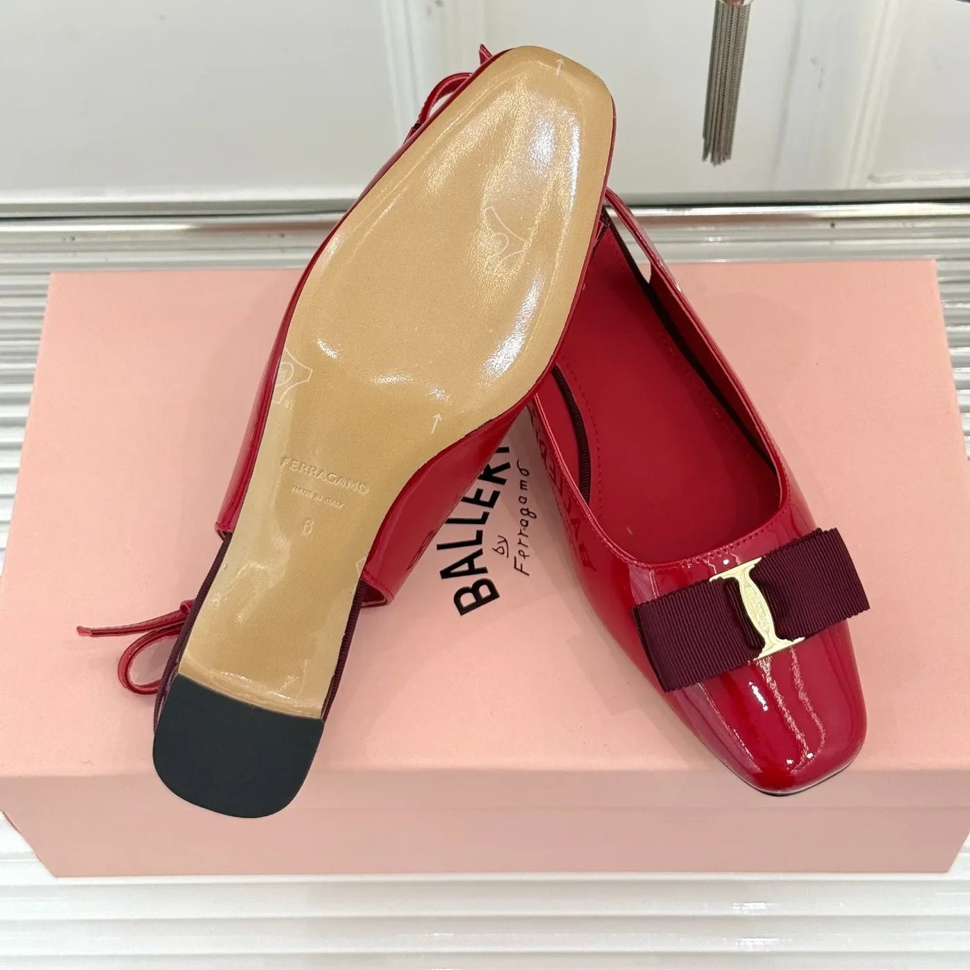 Ferragamo Iconic Bow Slingback Flame Red 01J701 Ferragamo Iconic Bow Slingback Flame Red 01J701