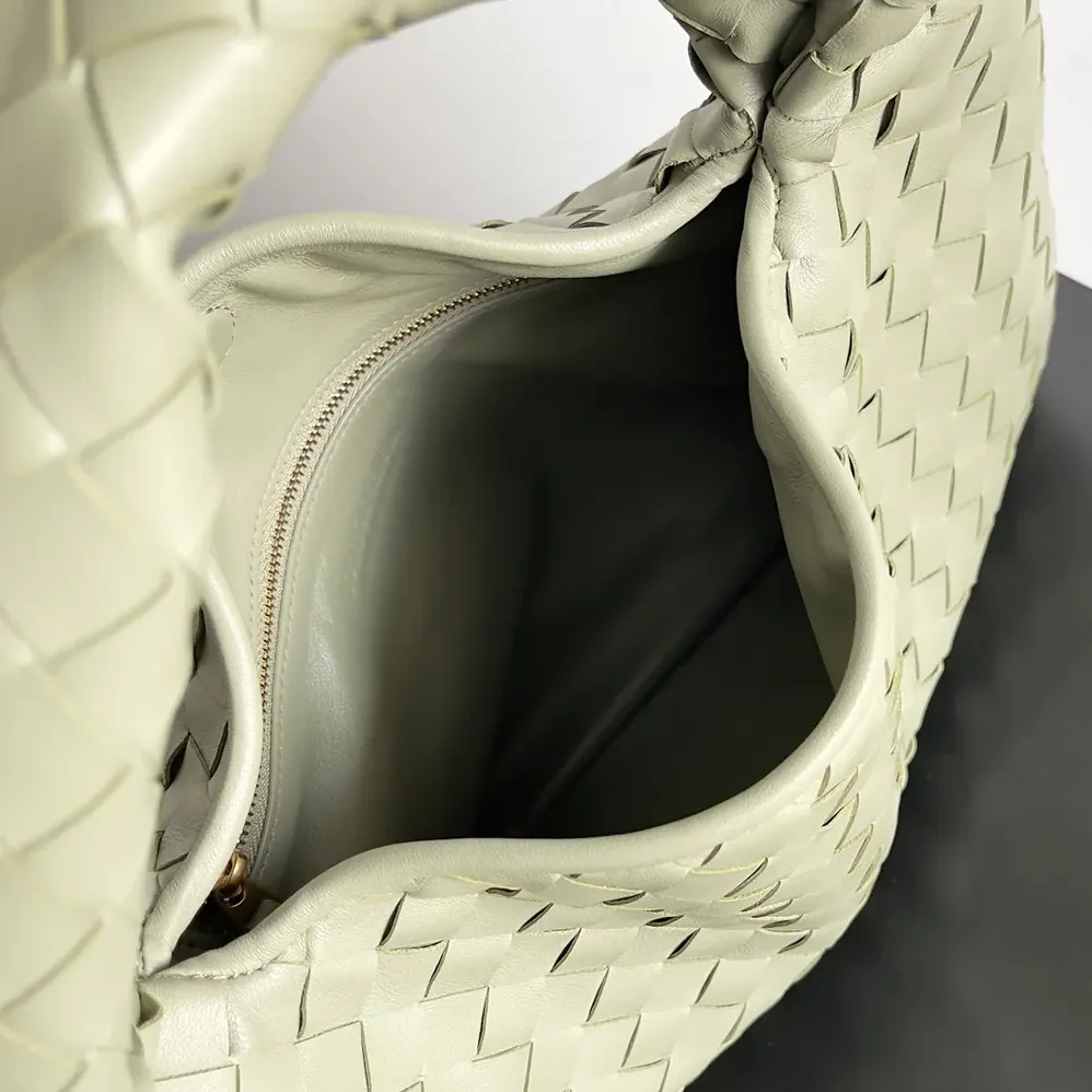 Bottega Veneta Hop Shoulder Bag in Calfskin Leather for Women in Olive