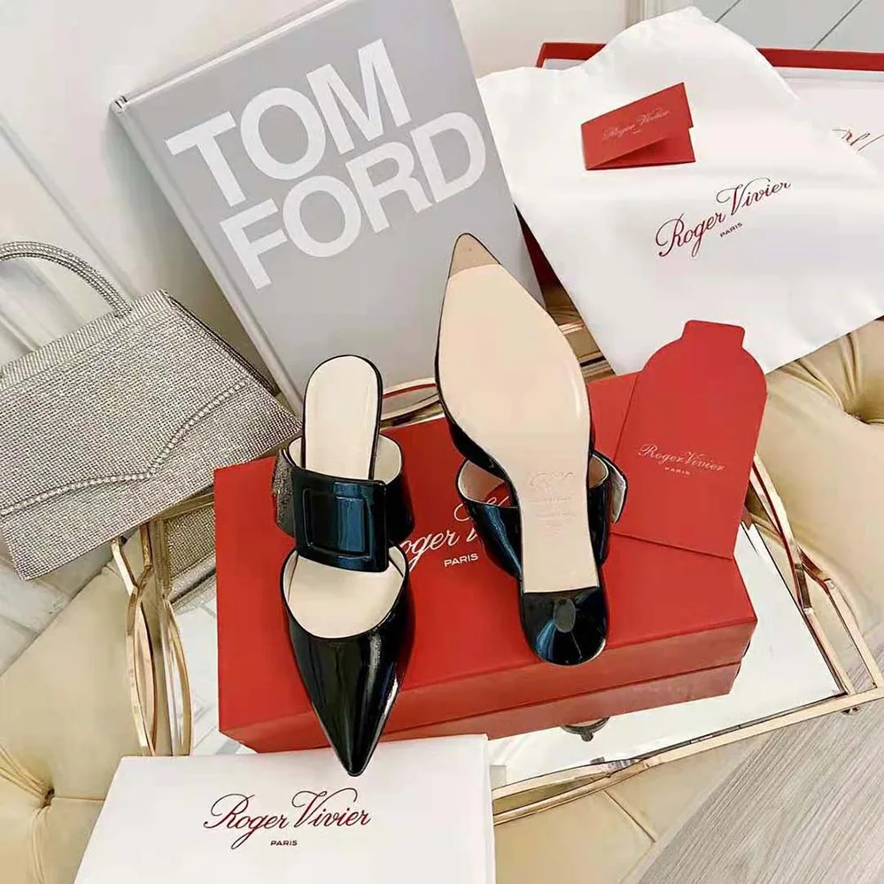 Roger Vivier Viv' In The City Mules in Patent Leather for Women in Black