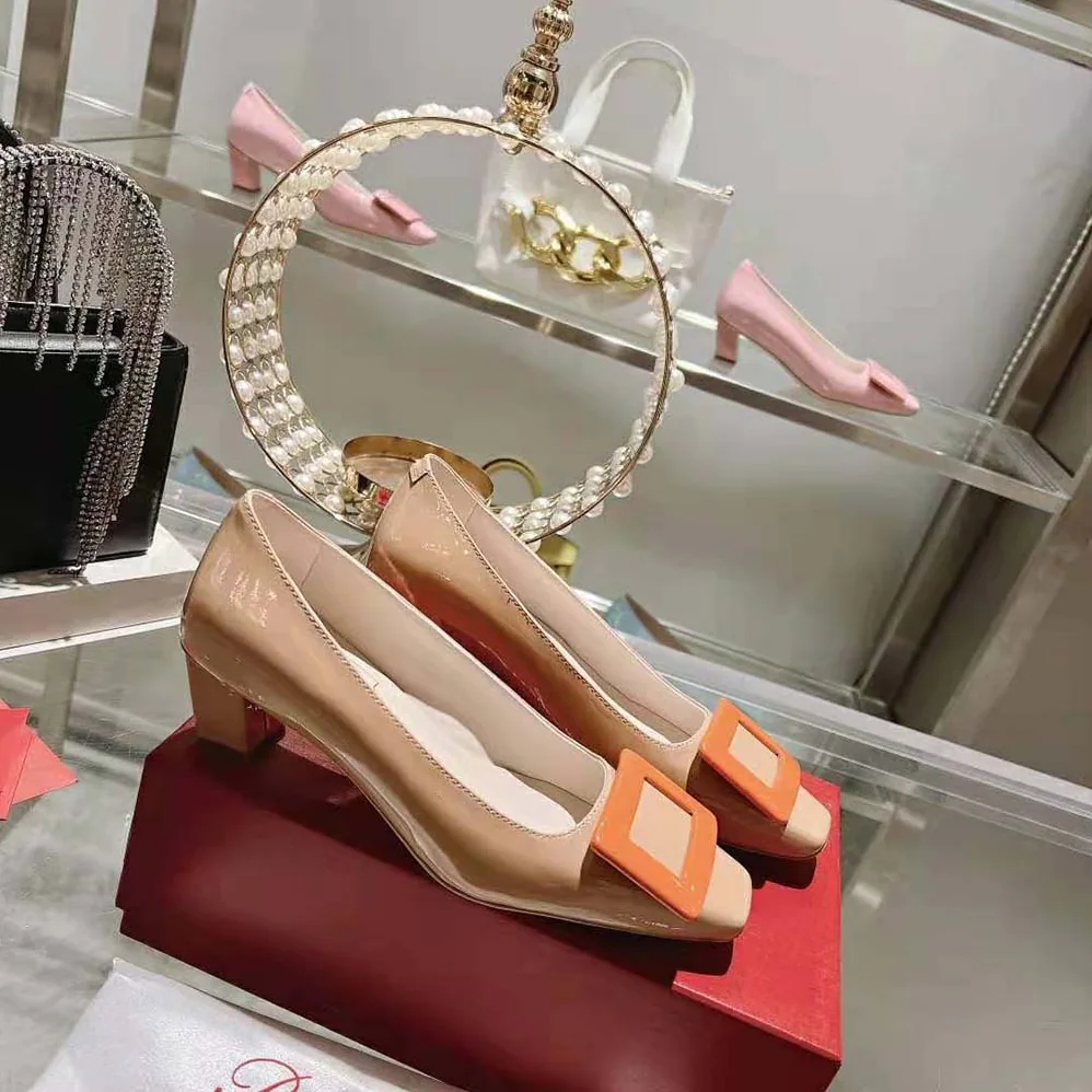 Roger Vivier Patent Leather Belle Vivier Pumps for Women in Orange Roger Vivier Patent Leather Belle Vivier Pumps for Women in Orange