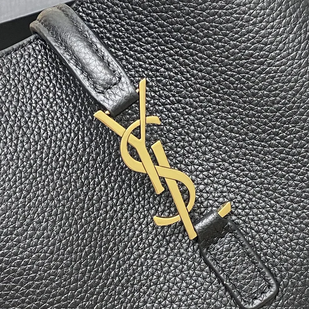 Saint Laurent YSL Le 5 à 7 Supple Baby in Grained Leather for Women in Black Saint Laurent YSL Le 5 à 7 Supple Baby in Grained Leather for Women in Black