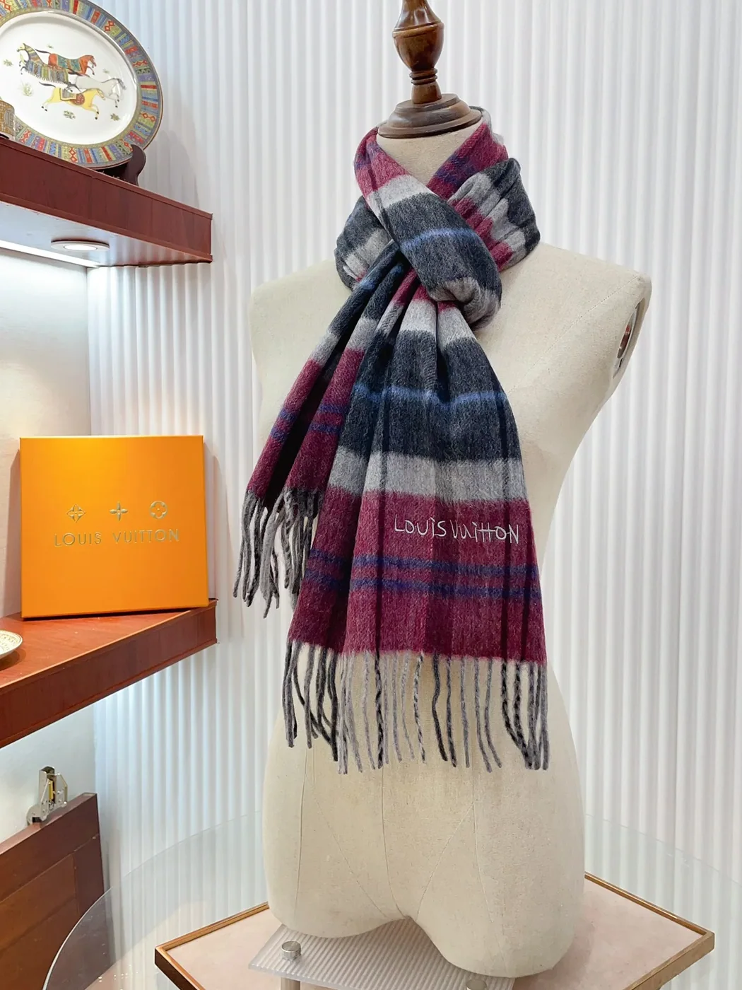 Louis Vuitton Scarf Multicolor Louis Vuitton Scarf Multicolor