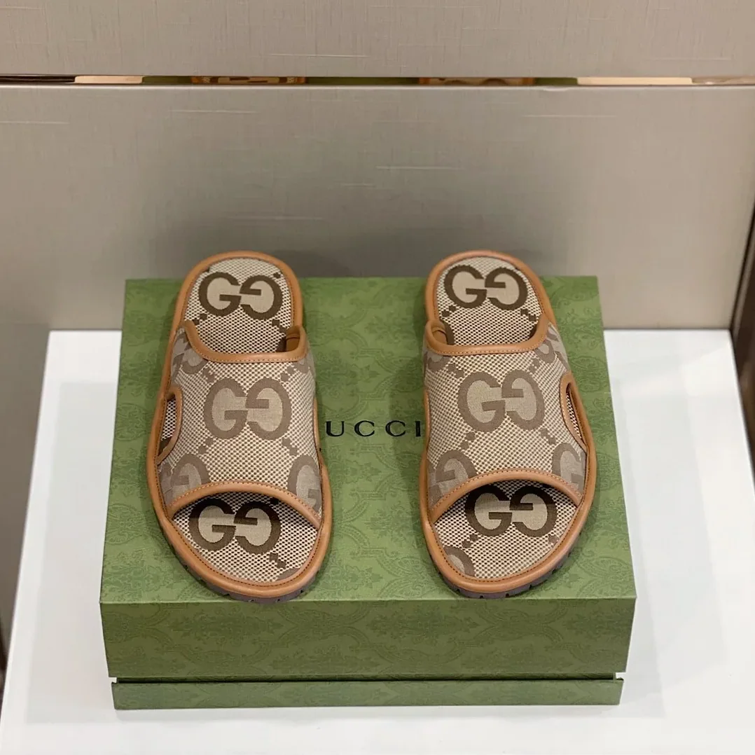 Gucci GG Supreme Slide Sandal Brown And Beige for Men Gucci GG Supreme Slide Sandal Brown And Beige for Men