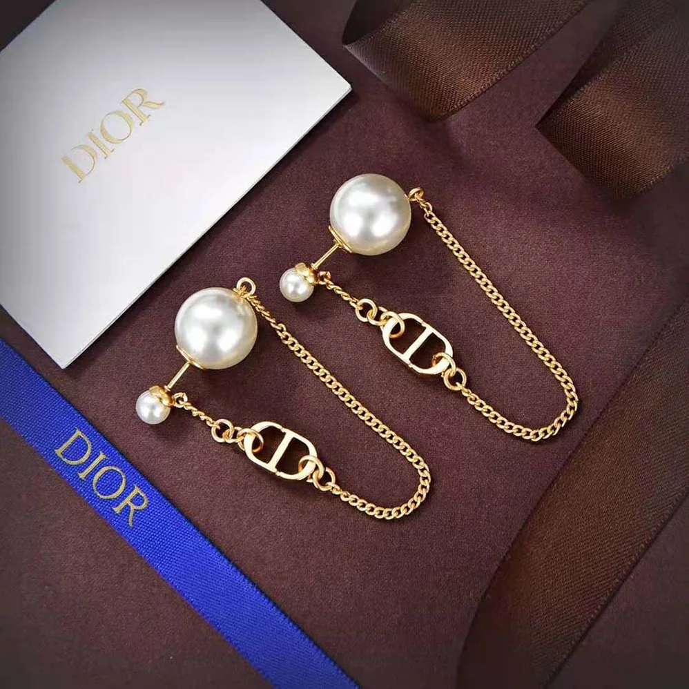Dior 30 Tribales Earrings Gold-Finish Metal and White Resin Pearls for Women Dior 30 Tribales Earrings Gold-Finish Metal and White Resin Pearls for Women
