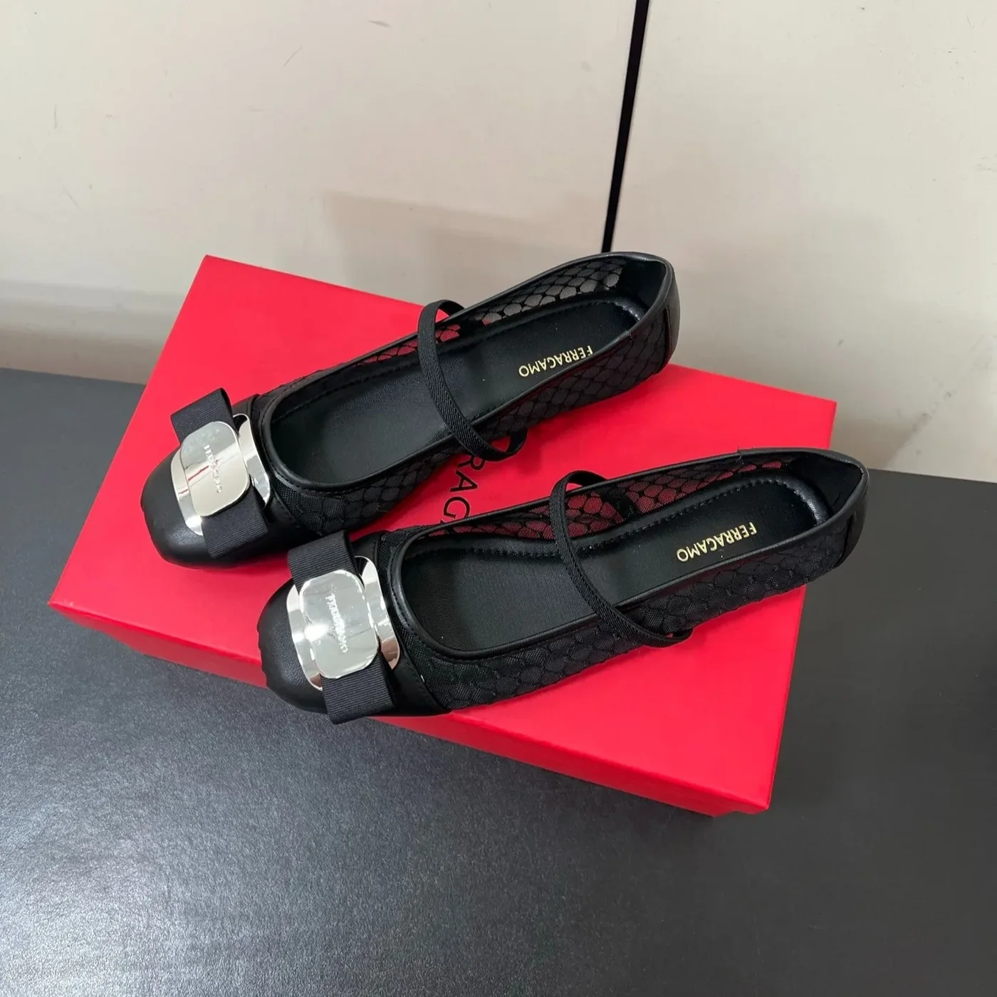 Ferragamo Vara Ballet Flats Black 01J853 Ferragamo Vara Ballet Flats Black 01J853