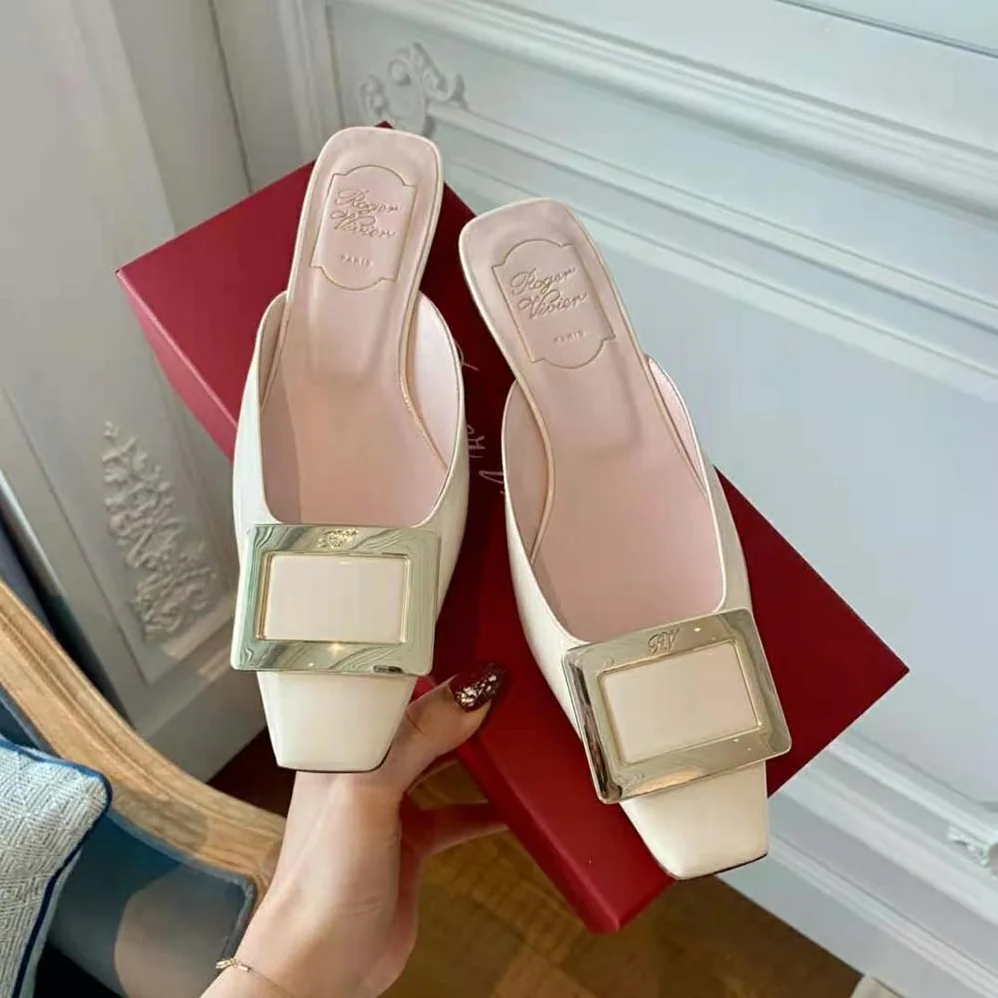 Roger Vivier Belle Vivier Metal Buckle Mules in Patent Leather in 2.5 cm Heel Roger Vivier Belle Vivier Metal Buckle Mules in Patent Leather in 2.5 cm Heel