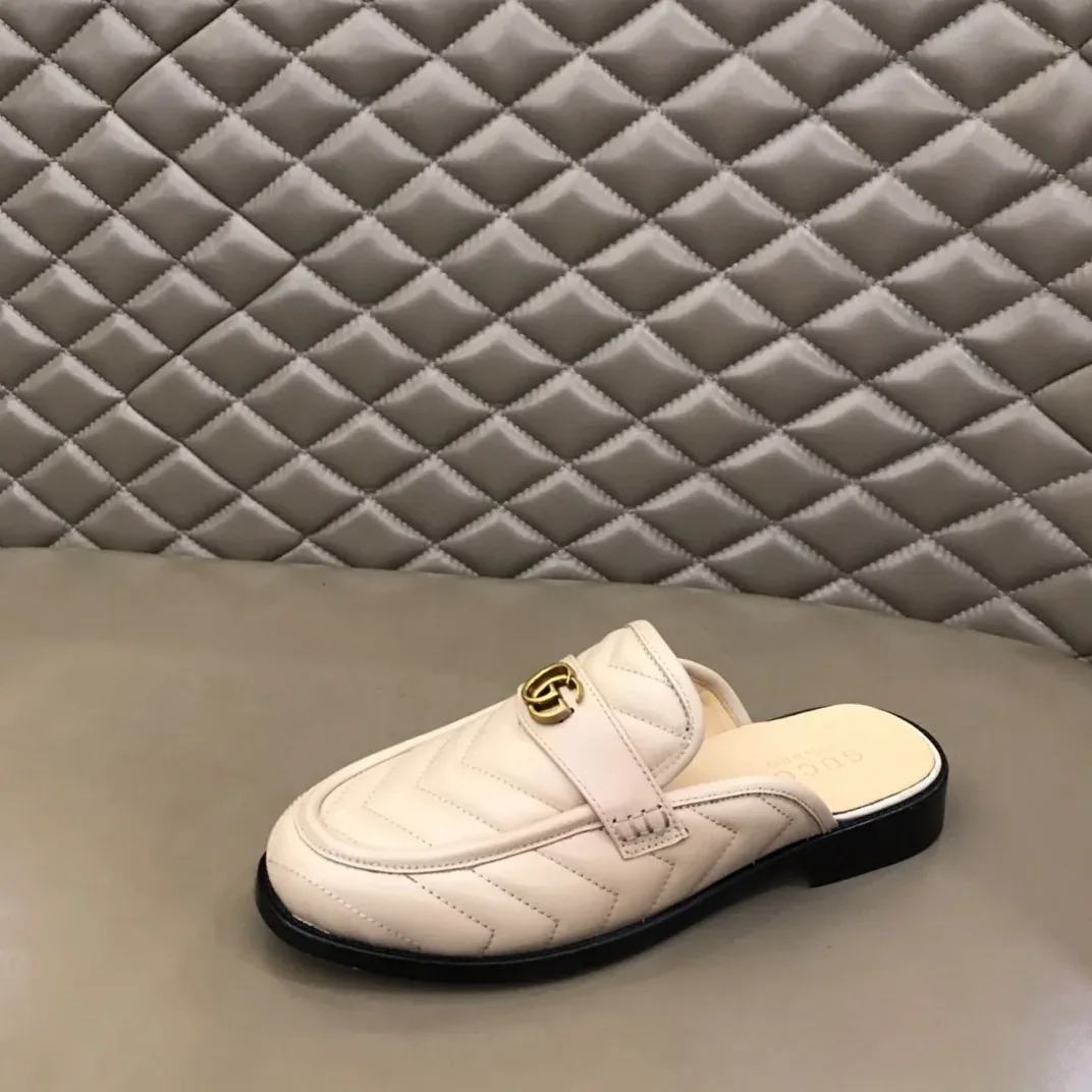 Gucci Slipper With Interlocking G Beige Gucci Slipper With Interlocking G Beige