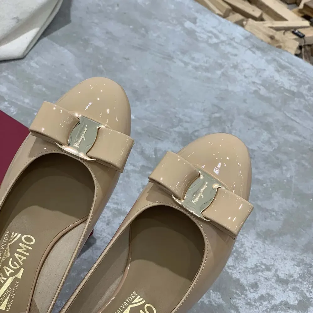 Salvatore Ferragamo Vara Pump for Women in Sandy