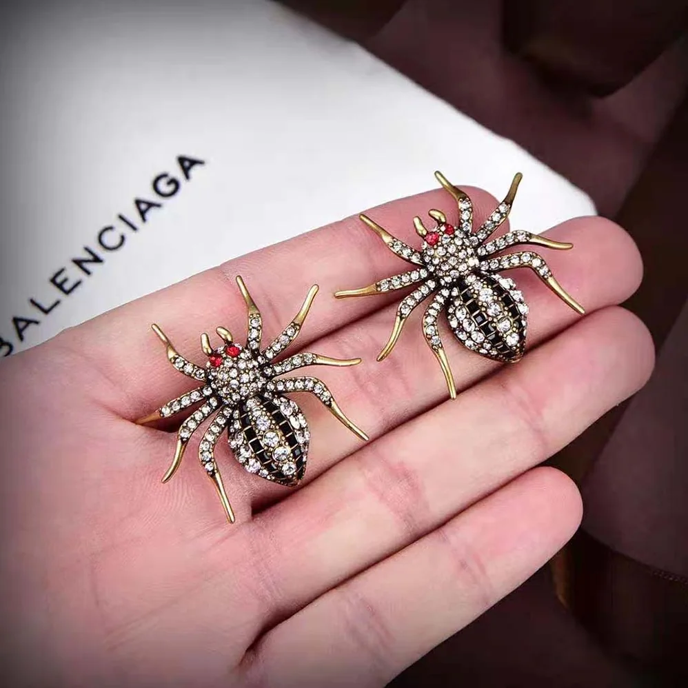 Balenciaga Goth Spider Earrings in Grey for Women Balenciaga Goth Spider Earrings in Grey for Women