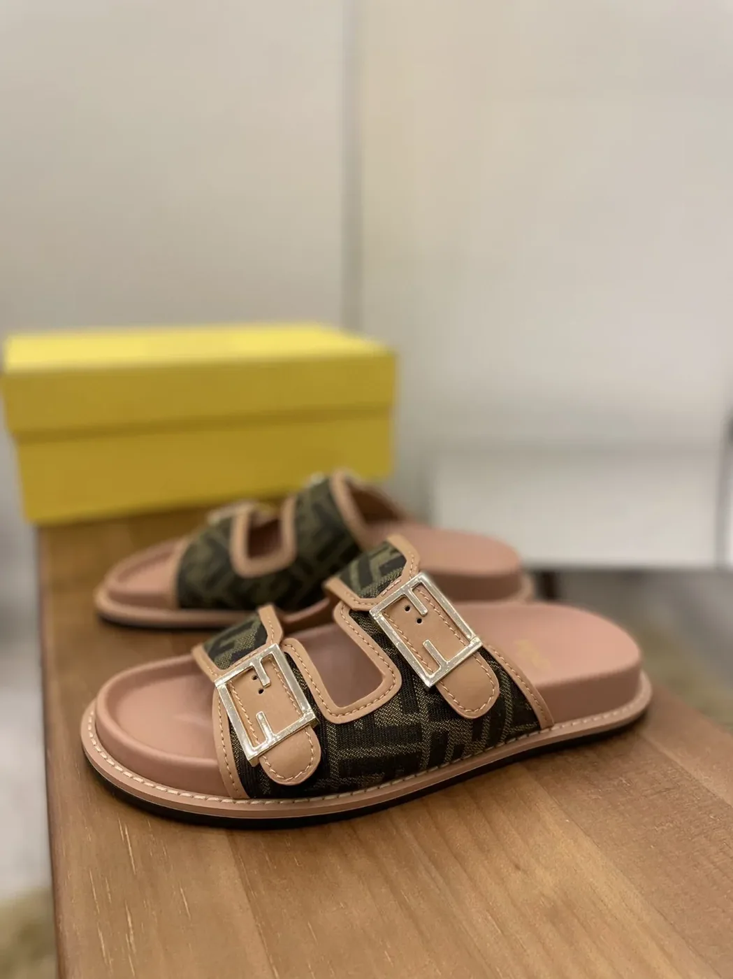Fendi Feel Slides Dark Pink