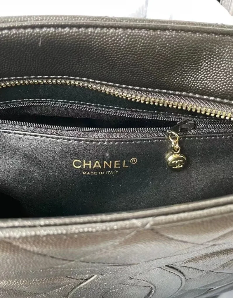 Chanel Medallion Tote Shoulder Black Bag / Chanel Medallion Tote Shoulder Black Bag /
