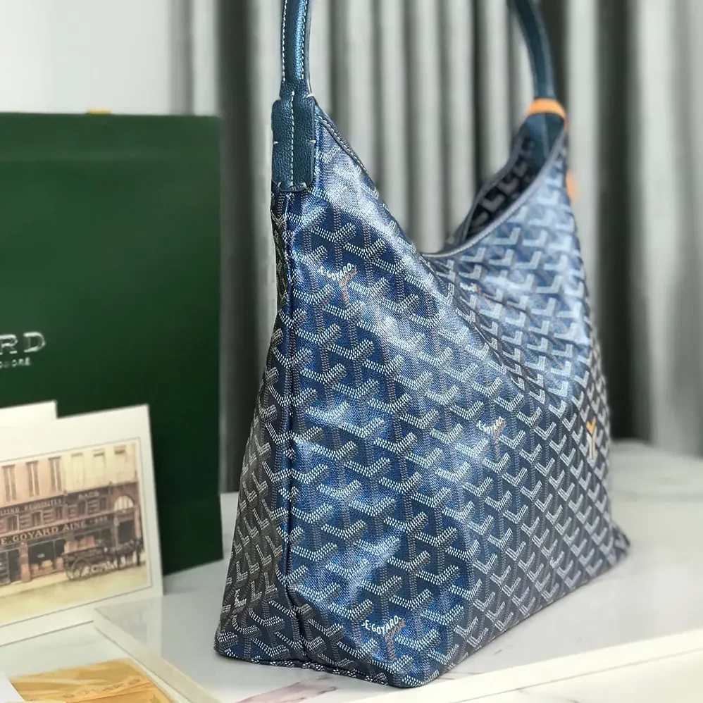 Goyard Bohème Hobo bag for Unisex in Pearly Blue Goyard Bohème Hobo bag for Unisex in Pearly Blue
