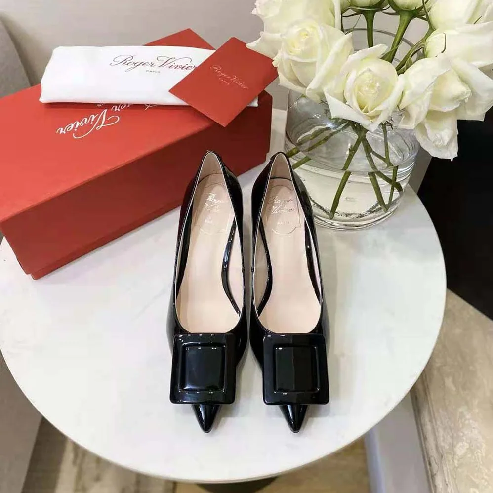 Roger Vivier Viv' In The City Pumps in Patent Leather for Women in Black
