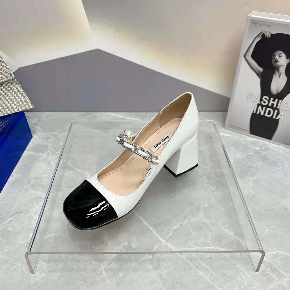 Miu Miu Patent Leather Pumps in 65 mm Heel Height for Women in White Miu Miu Patent Leather Pumps in 65 mm Heel Height for Women in White
