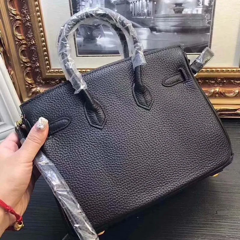 Hermes Birkin 25 Bag in Togo Leather with Gold Hardware in Black