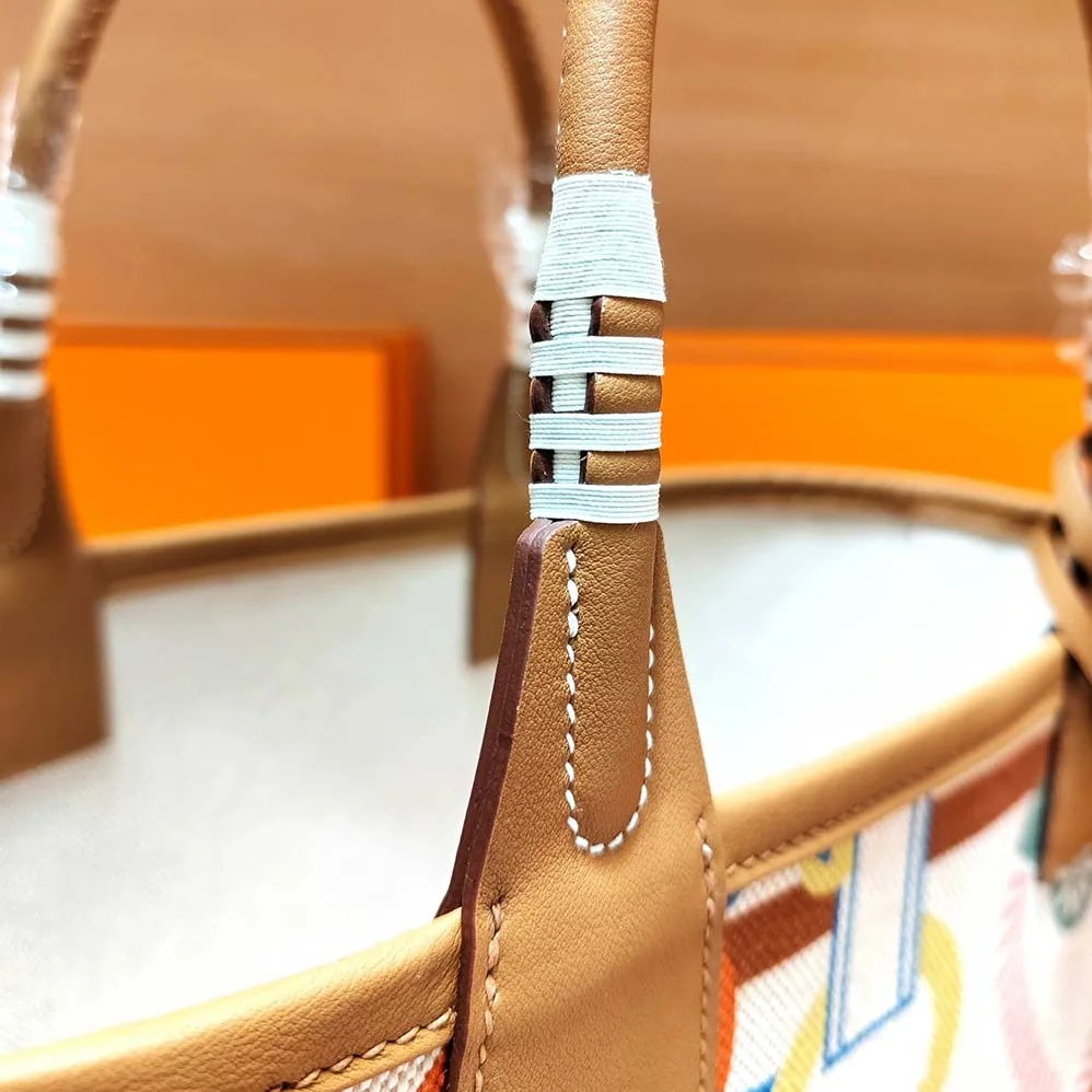 Hermes Steeple 25 Ecru Tote Bag for Unisex in Orange