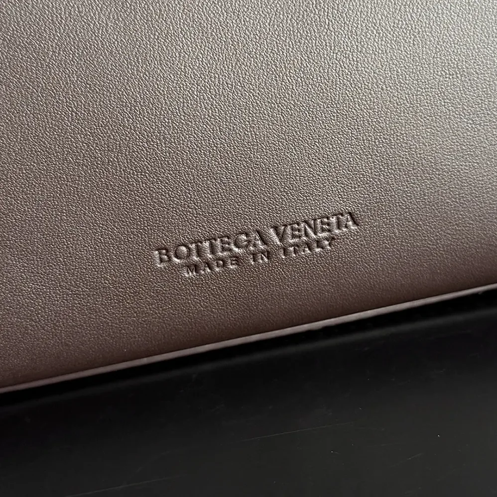 Bottega Veneta Small Ciao Ciao for Women in Chocolate