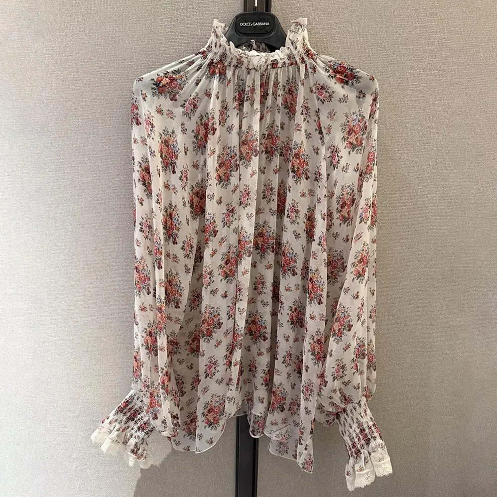 Dolce Gabbana D&G Small Flower Bouquets for Women in Print Chiffon Top Dolce Gabbana D&G Small Flower Bouquets for Women in Print Chiffon Top