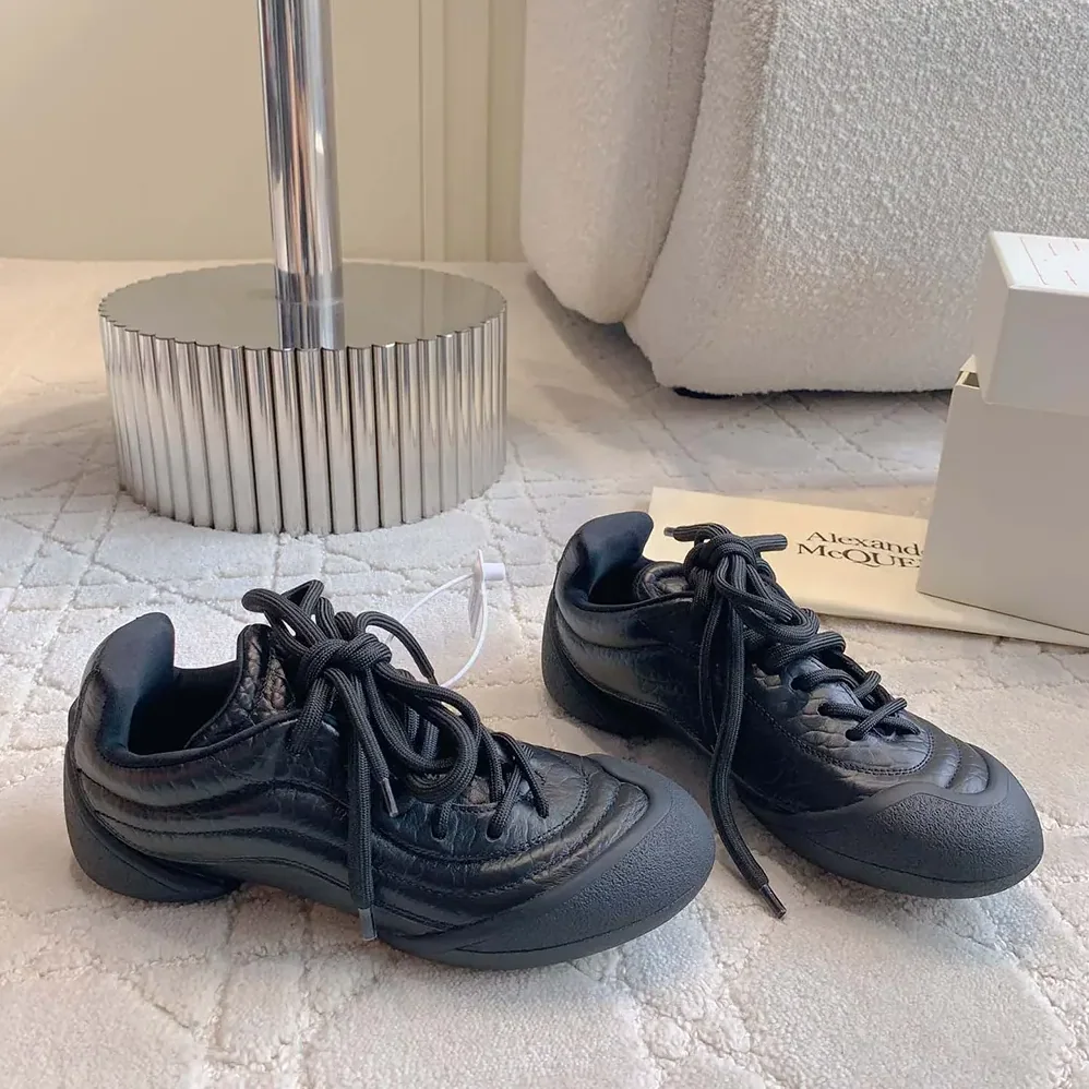 Alexander Mcqueen Flexion Sneaker in Black for Unisex Alexander Mcqueen Flexion Sneaker in Black for Unisex