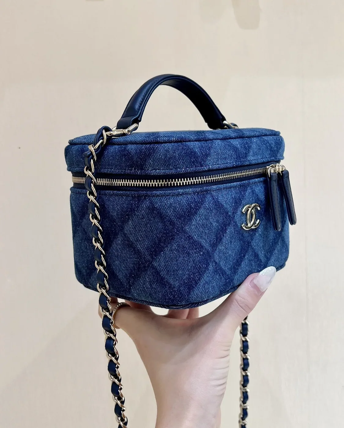 Chanel CC Denim Vanity Bag Dark Blue / Chanel CC Denim Vanity Bag Dark Blue /