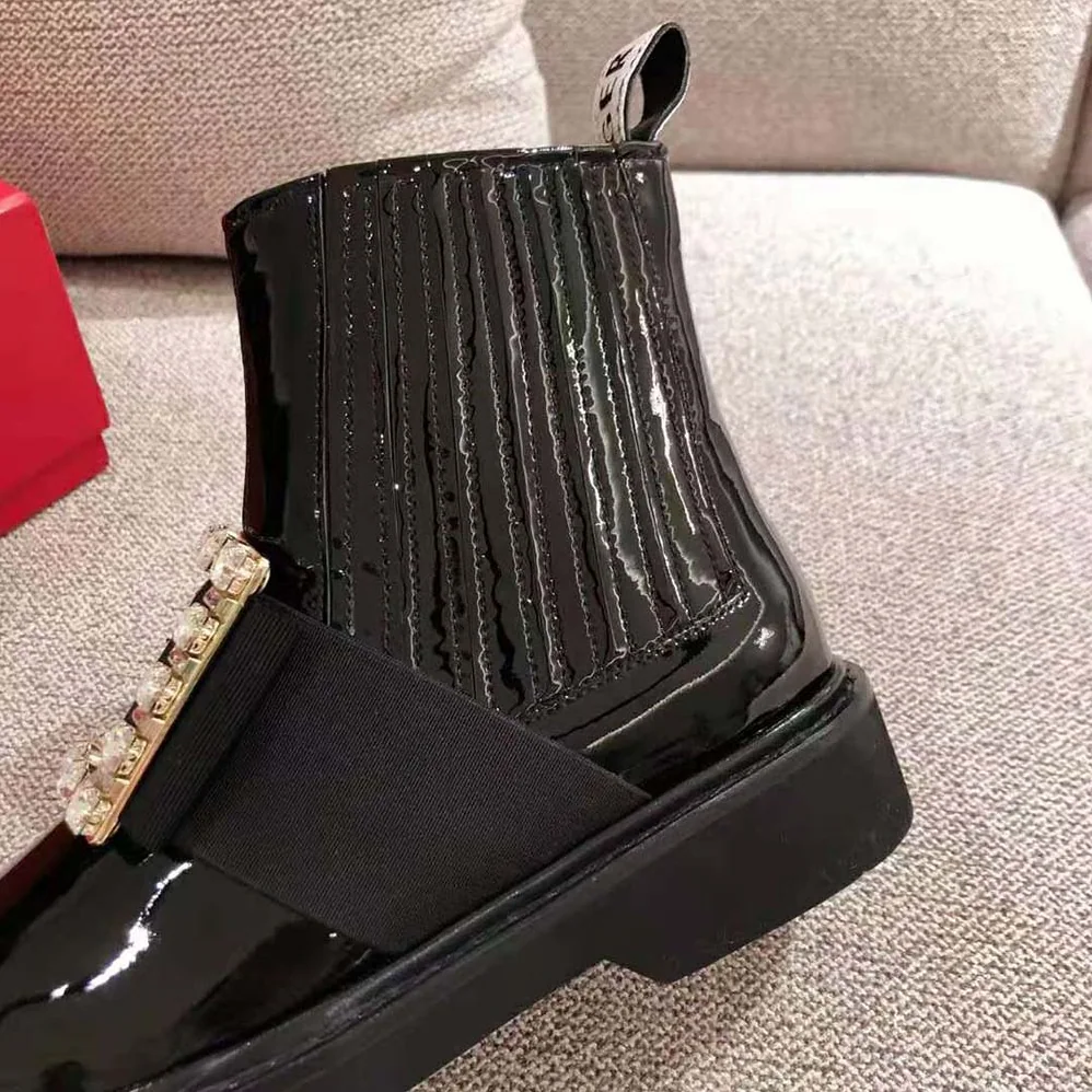 Roger Vivier Chelsea Viv' Rangers Strass Buckle Ankle Boots for Women in Black