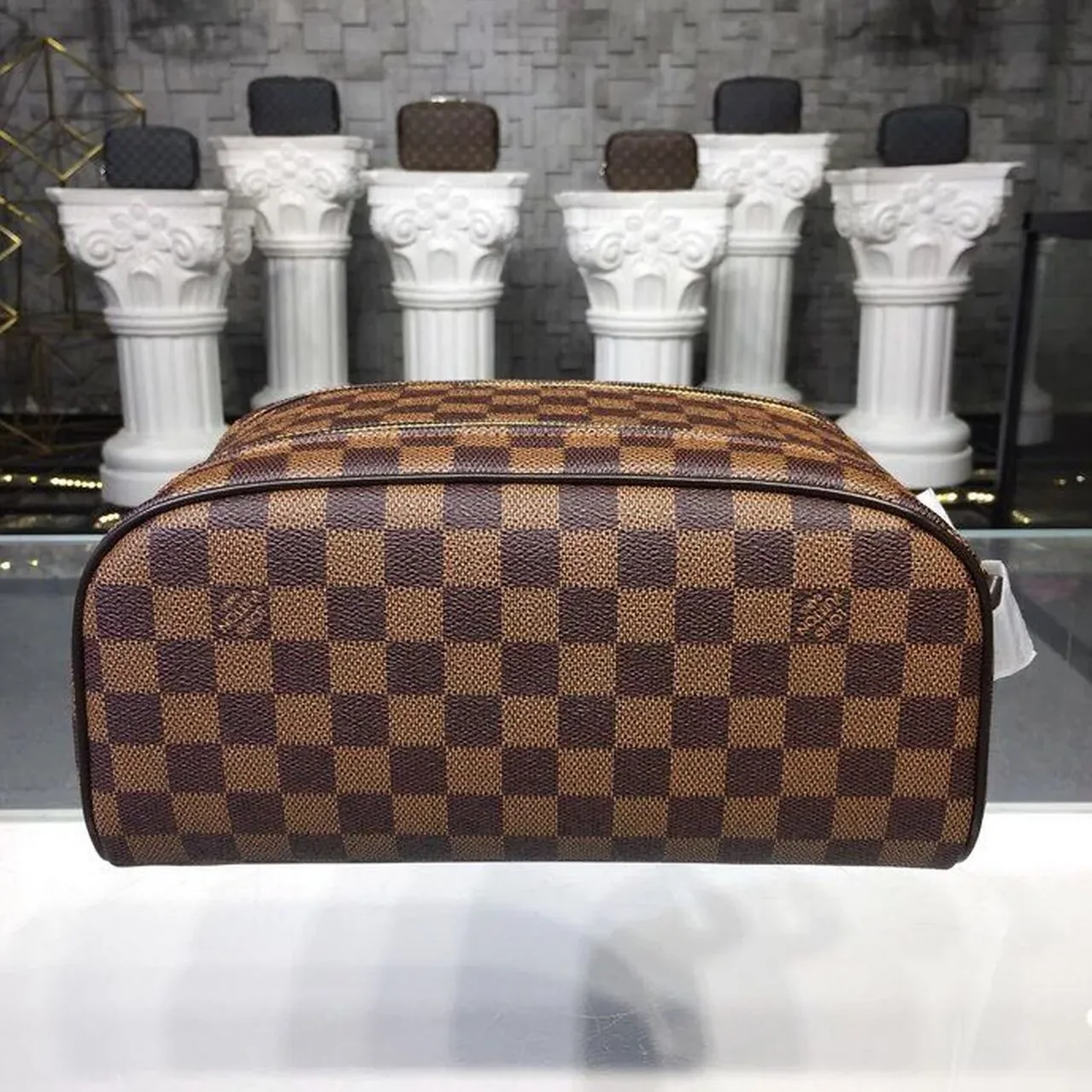 Louis Vuitton King Size Toiletry Damier Ebene Canvas, Travel Bags / LV Louis Vuitton King Size Toiletry Damier Ebene Canvas, Travel Bags / LV