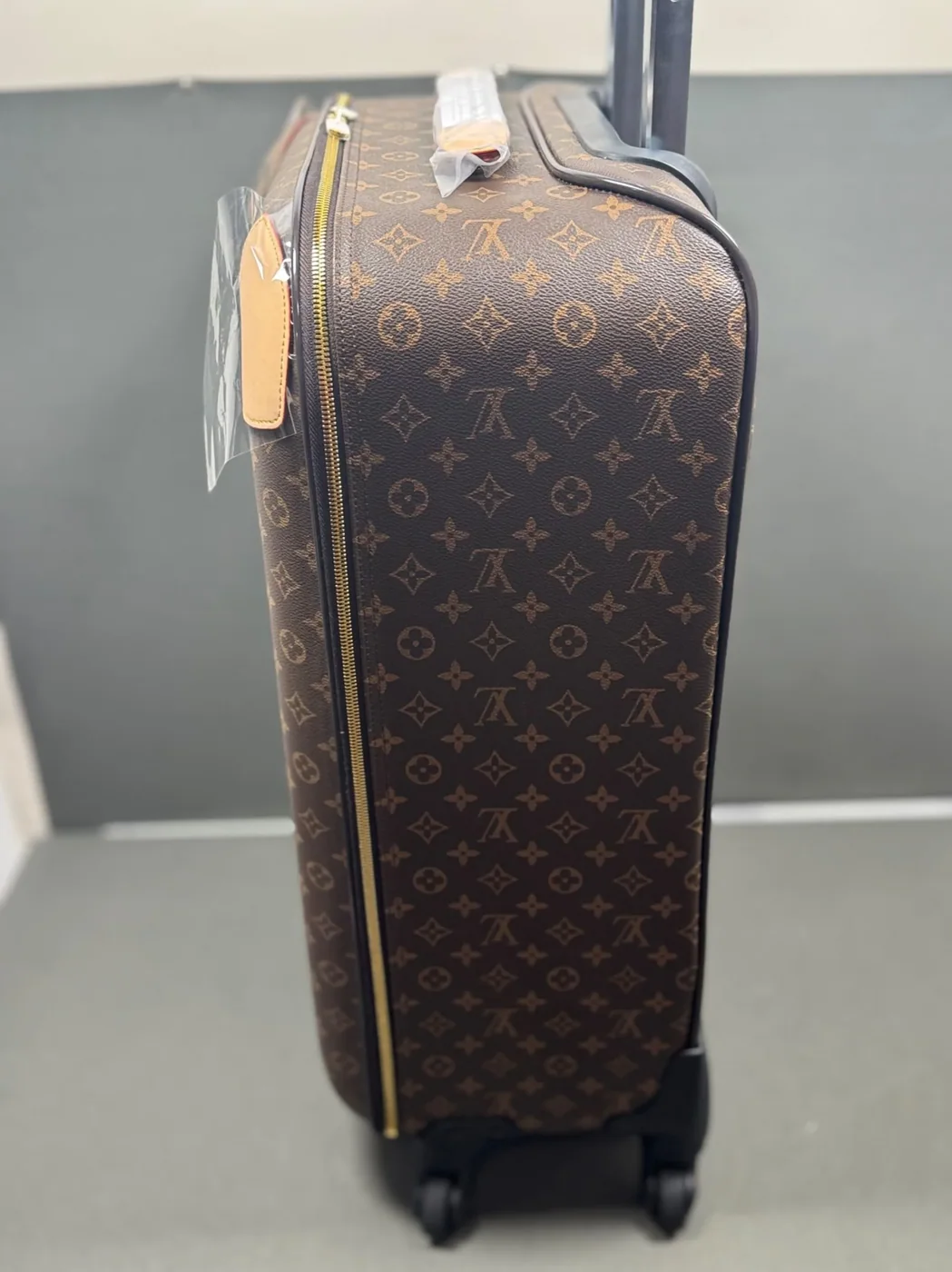 Louis Vuitton Exqusite Travelling Luggage Monogram Canvas , Travel Luggages /
