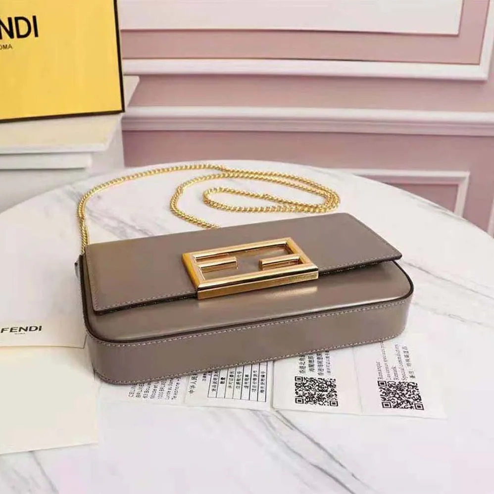 Fendi Wallet on Chain with Pouches Leather Mini-Bag for Women in Brown Fendi Wallet on Chain with Pouches Leather Mini-Bag for Women in Brown