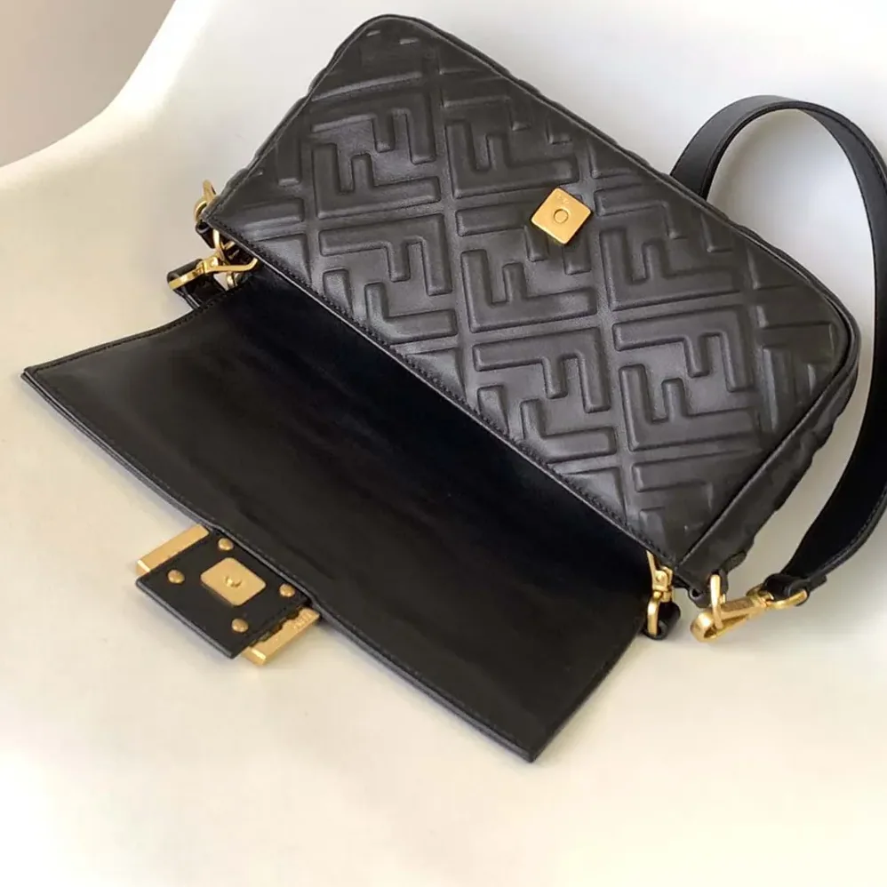 Fendi Medium Baguette Black Leather Bag for Women