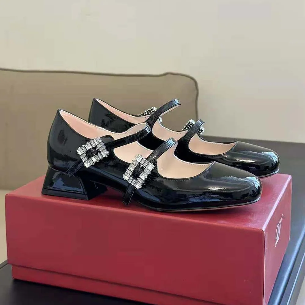 Roger Vivier Trés Vivier Strass Buckle Mini Babies Ballerinas in Patent Leather for Women Roger Vivier Trés Vivier Strass Buckle Mini Babies Ballerinas in Patent Leather for Women