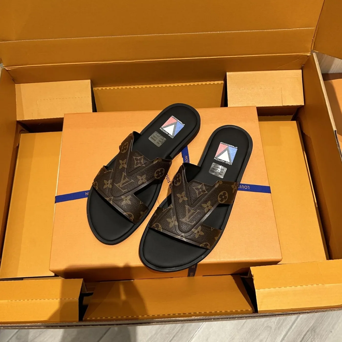 Louis Vuitton Oasis Mule Monogram Ebene Louis Vuitton Oasis Mule Monogram Ebene