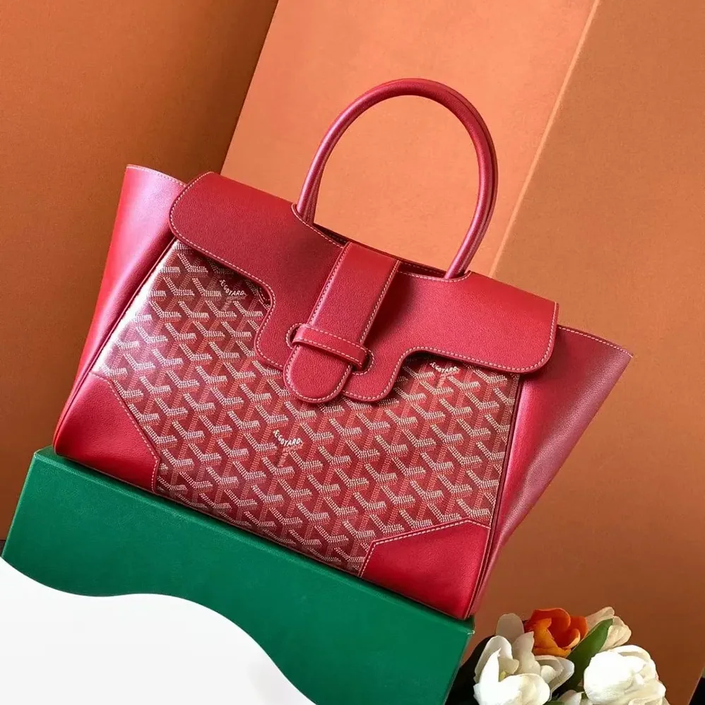 Goyard Saïgon Tote Bag for Women in Red Goyard Saïgon Tote Bag for Women in Red