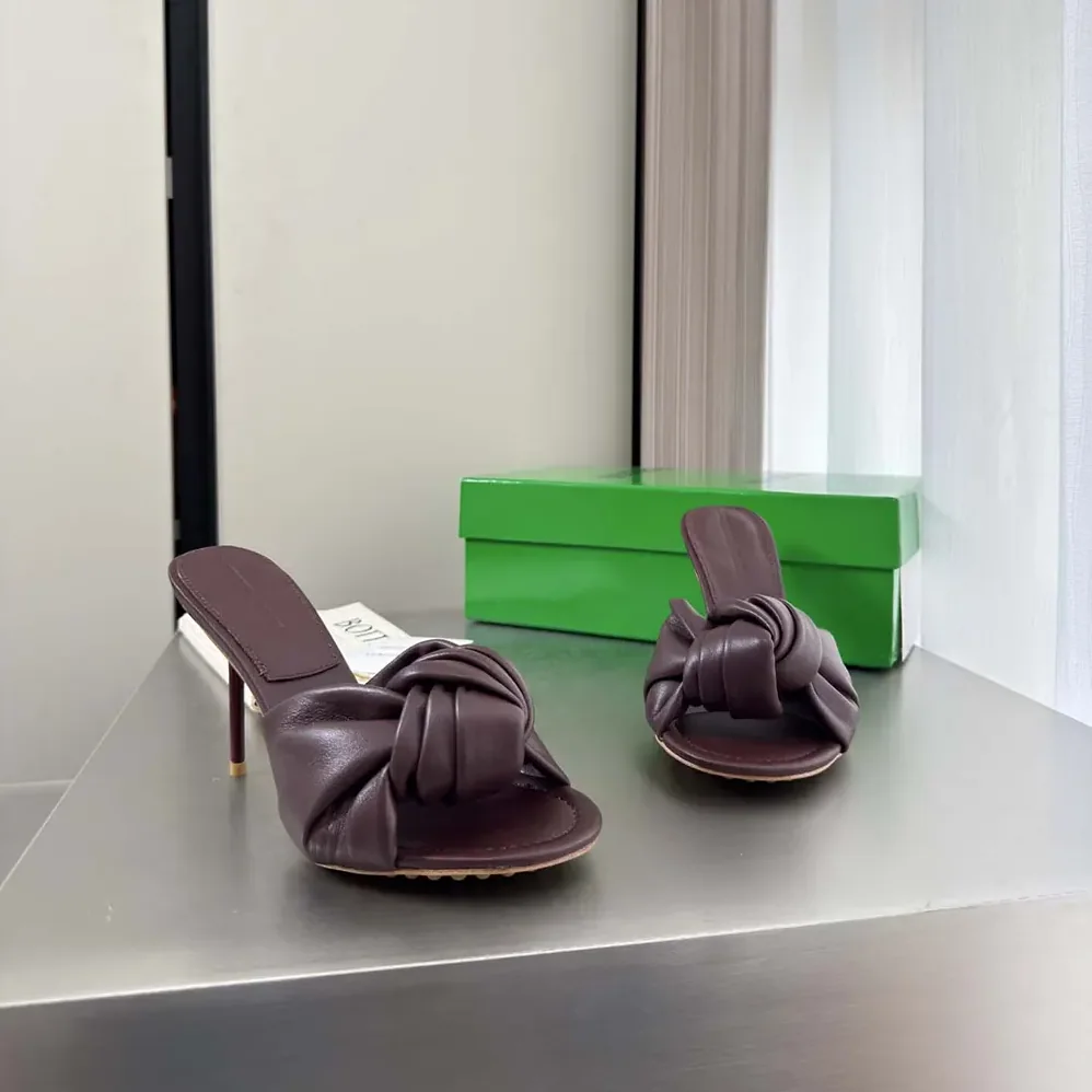 Bottega Veneta Cherry Mule in Supple Nappa Leather for Women in Deep Mahogany