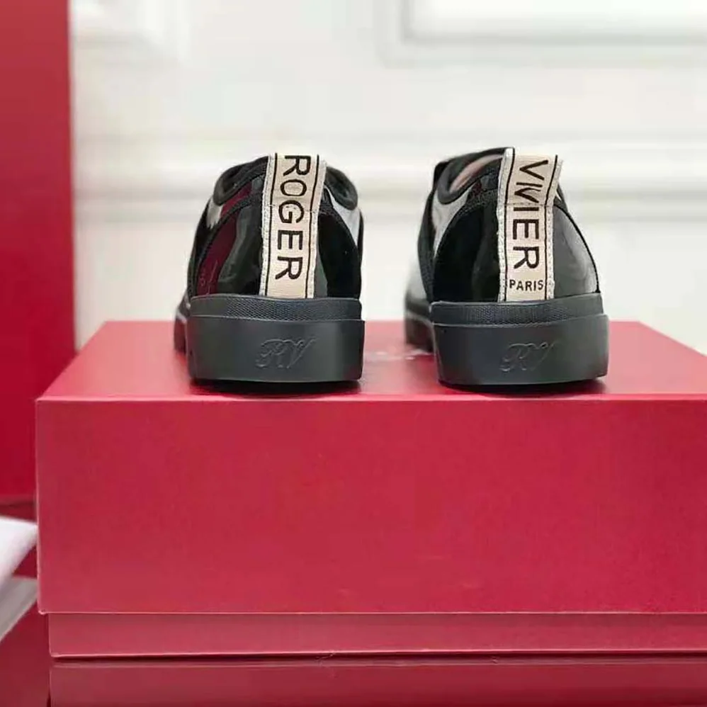 Roger Vivier Walky Viv Lacquered Buckle Sneakers in Leather for Women in Black