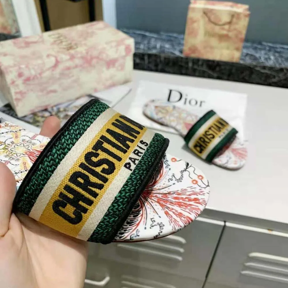 Dior Dway Slide Multicolor Embroidered Cotton for Women in White Dior Dway Slide Multicolor Embroidered Cotton for Women in White