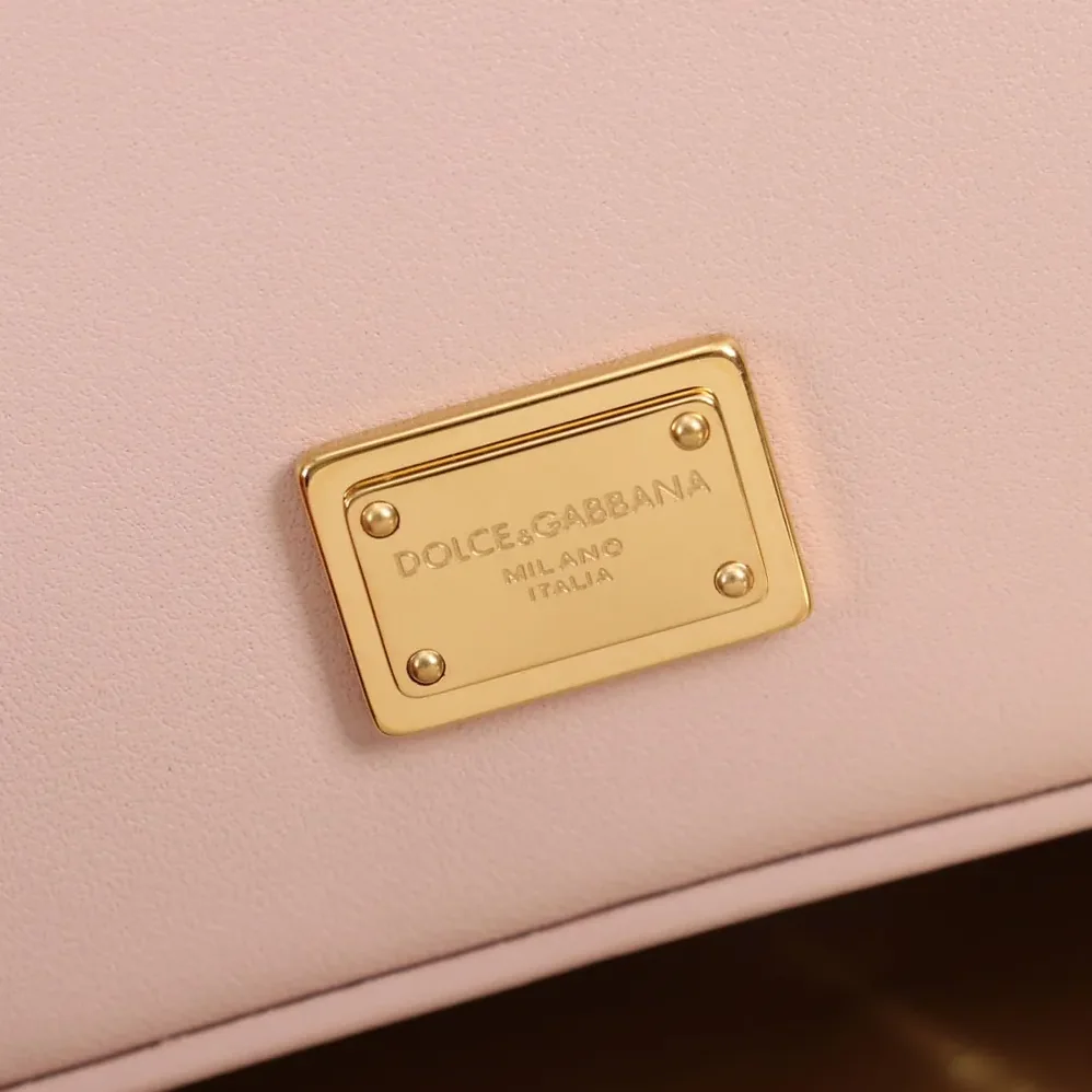 Dolce Gabbana D&G Sicily Crossbody Bag for Women in Pink Dolce Gabbana D&G Sicily Crossbody Bag for Women in Pink