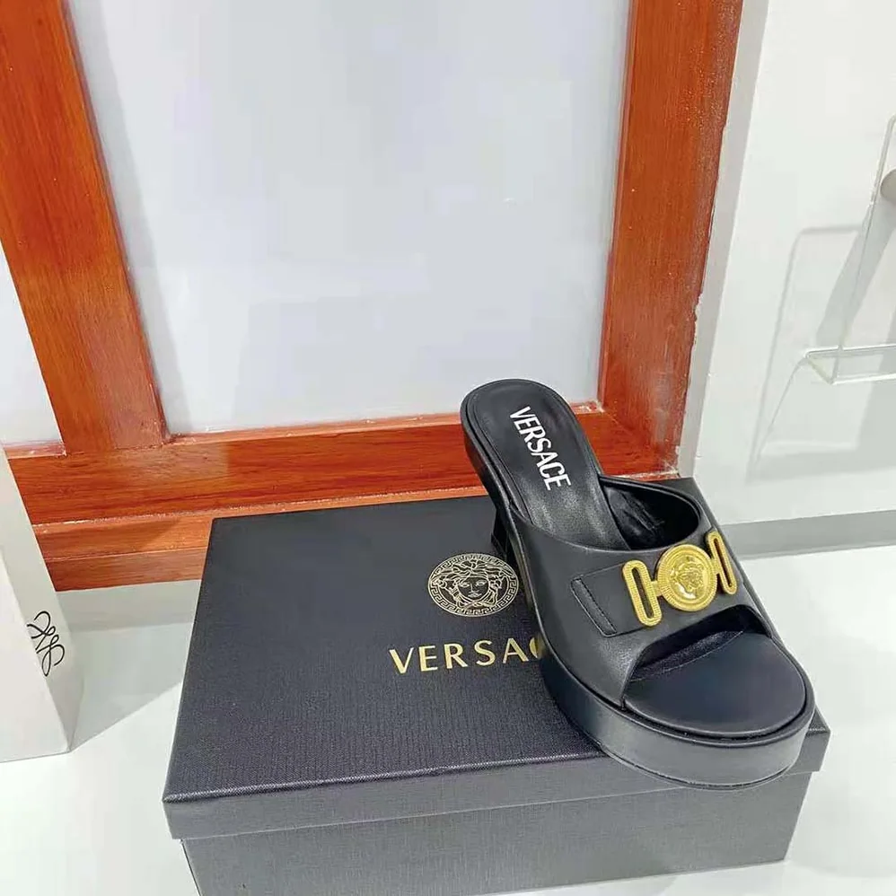 Versace Medusa Biggie Mules in 85mm Heel Height for Women in Black Versace Medusa Biggie Mules in 85mm Heel Height for Women in Black