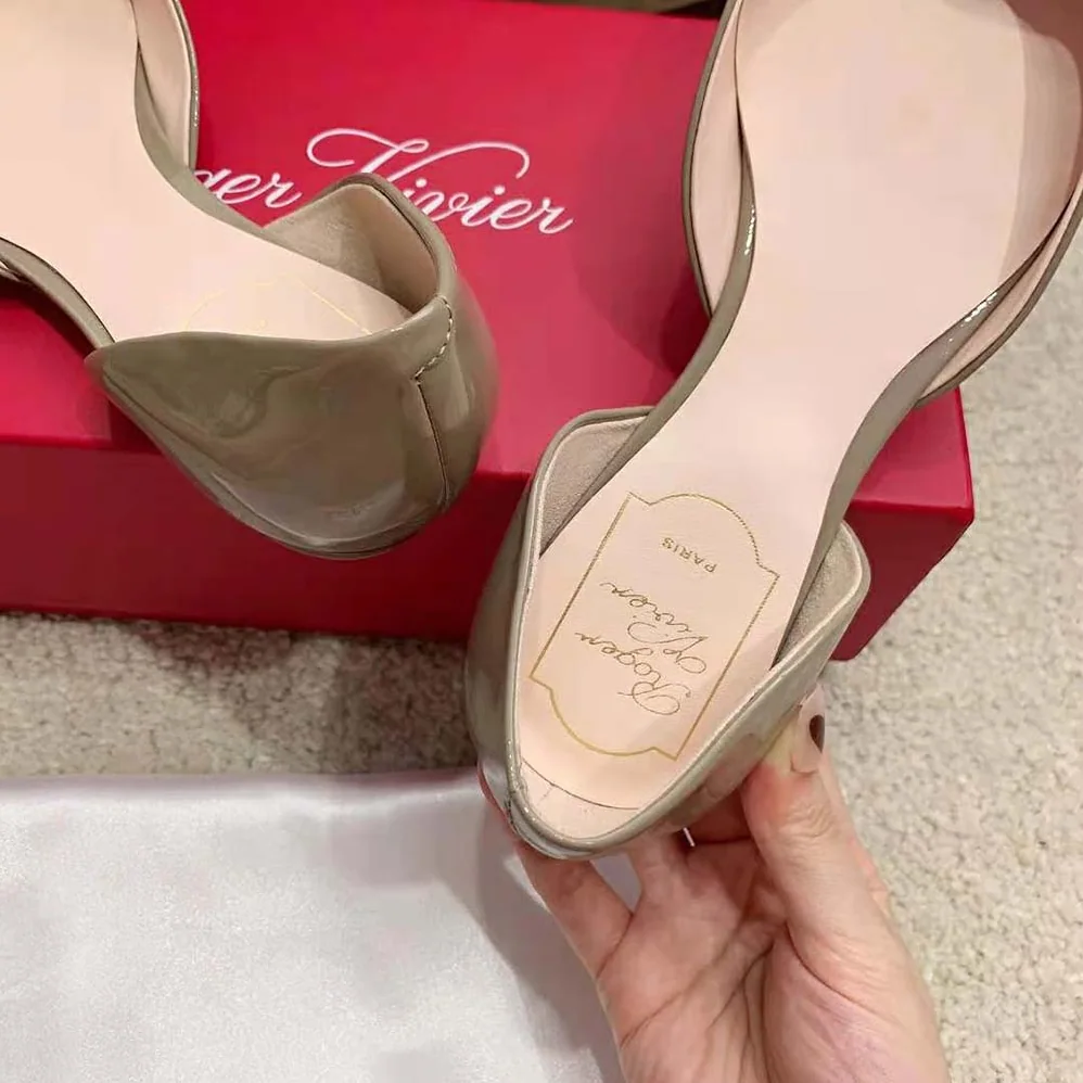 Roger Vivier Trompette Dorsay Metal Buckle Ballerinas in Patent Leather for Women in Beige Roger Vivier Trompette Dorsay Metal Buckle Ballerinas in Patent Leather for Women in Beige