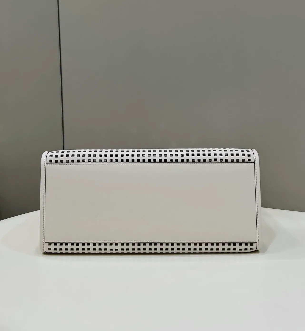 Fendi Fendi Sunshine Medium Two-toned perforated Bag For Woman / Fendi Fendi Sunshine Medium Two-toned perforated Bag For Woman /
