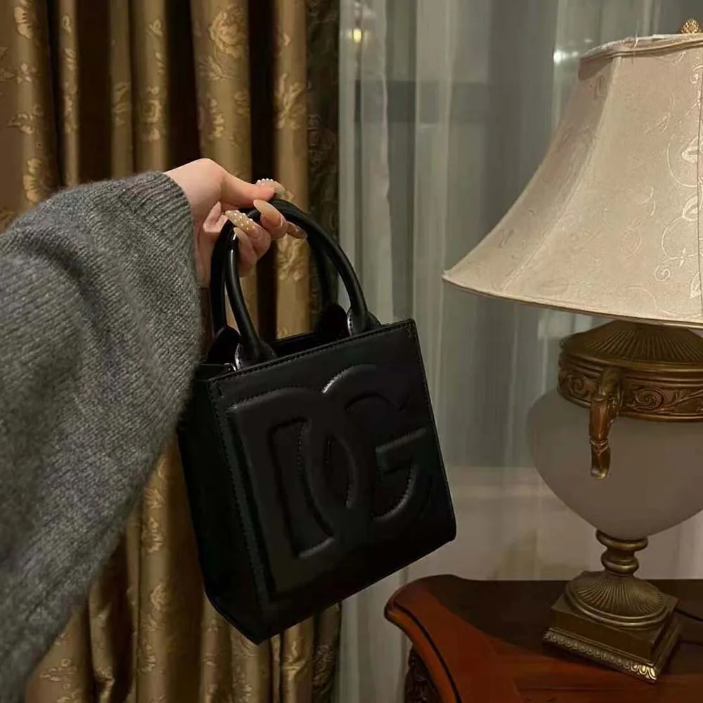 Dolce Gabbana D&G DG Daily Mini Shopper for Women in Black Dolce Gabbana D&G DG Daily Mini Shopper for Women in Black