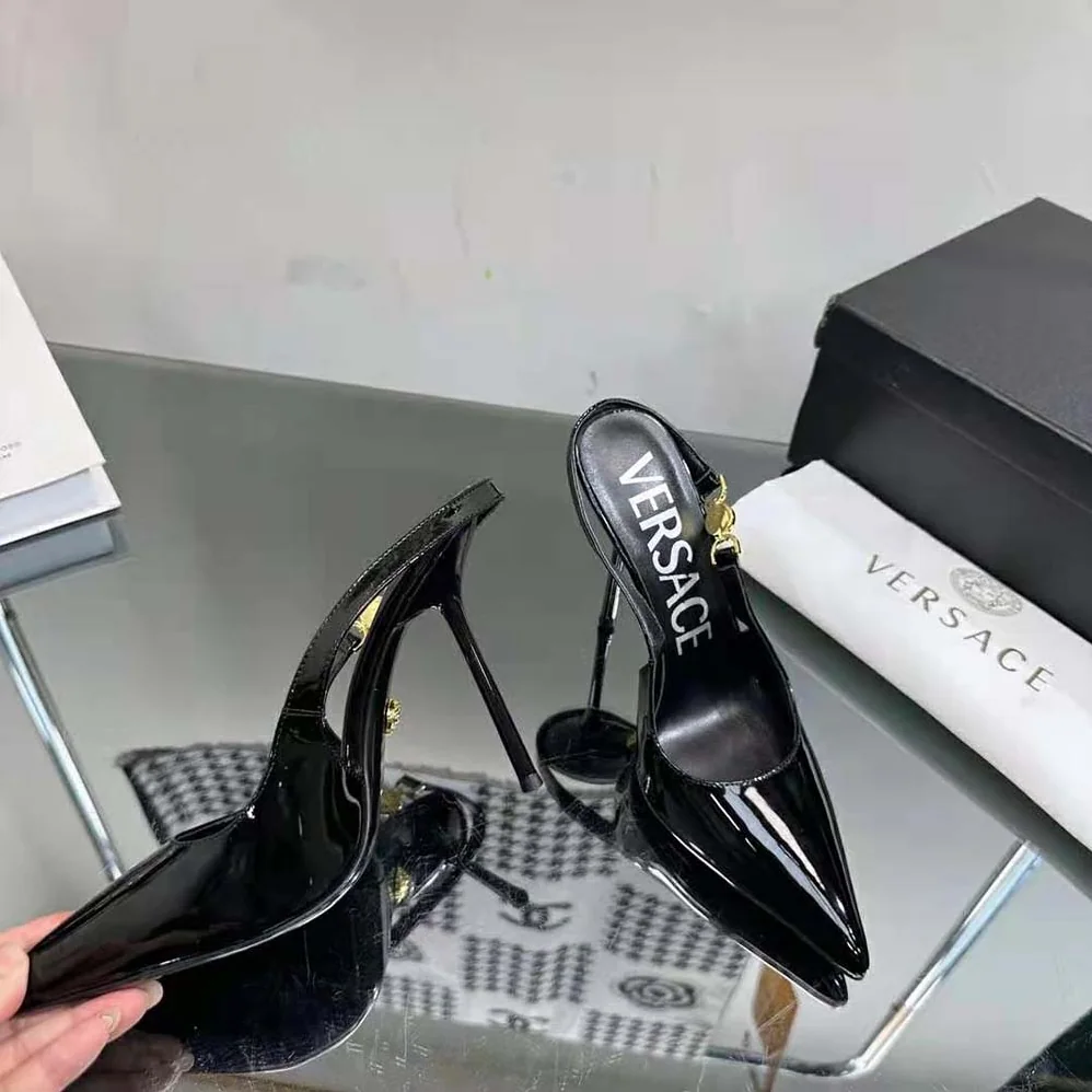Versace Medusa '95 Slingback Pumps for Women in Black Versace Medusa '95 Slingback Pumps for Women in Black