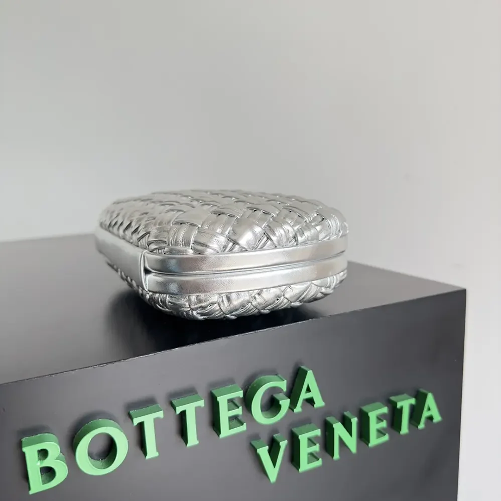 Bottega Veneta Knot Pressed Intreccio Laminated Leather Minaudiere for Women in Silver Bottega Veneta Knot Pressed Intreccio Laminated Leather Minaudiere for Women in Silver