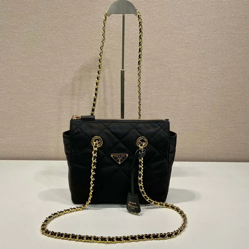 Prada Re-Edition 1995 Chaîne Re-Nylon Tote Bag for Women in Black Prada Re-Edition 1995 Chaîne Re-Nylon Tote Bag for Women in Black