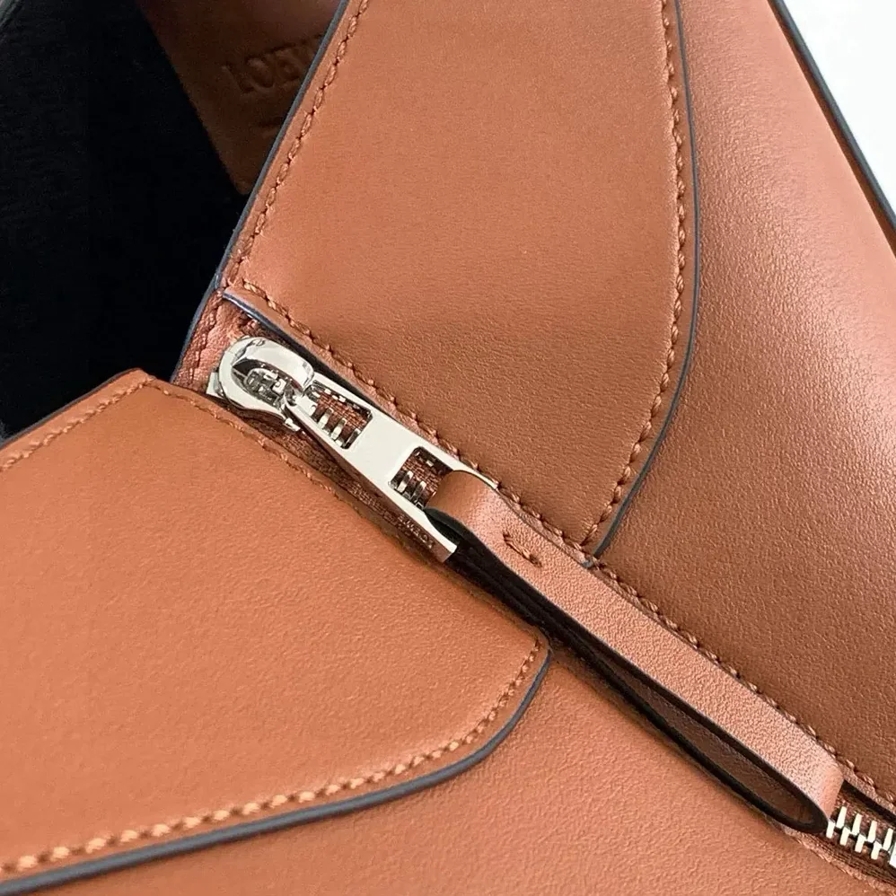 Loewe Compact Hammock Bag in in Classic Calfskin for Unisex in Tan Loewe Compact Hammock Bag in in Classic Calfskin for Unisex in Tan