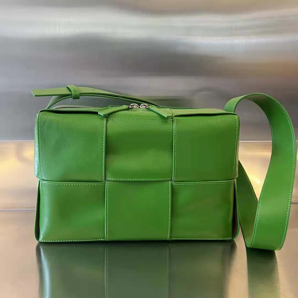 Bottega Veneta Intreccio Slouchy Leather Cross-Body Arco Camera Bag for Men in Green