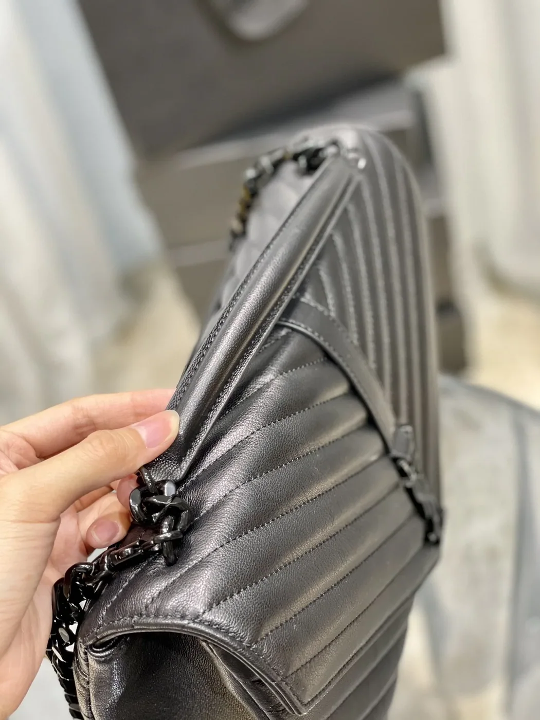 Saint Laurent College Large Chain Bag Black With Metal Toned Hardware in YSL Saint Laurent College Large Chain Bag Black With Metal Toned Hardware in YSL