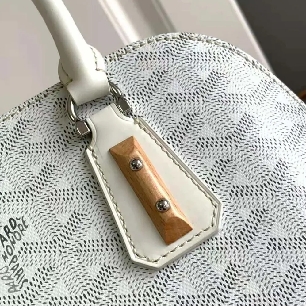 Goyard Vendôme PM Bag for Women in White Goyard Vendôme PM Bag for Women in White